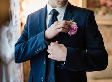 Custom Wedding Suits in American Style - A Trendy Choice Every Groom Should Consider